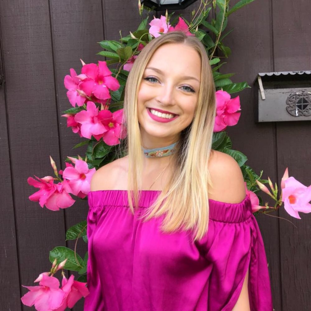 Meet your Posher, Julia